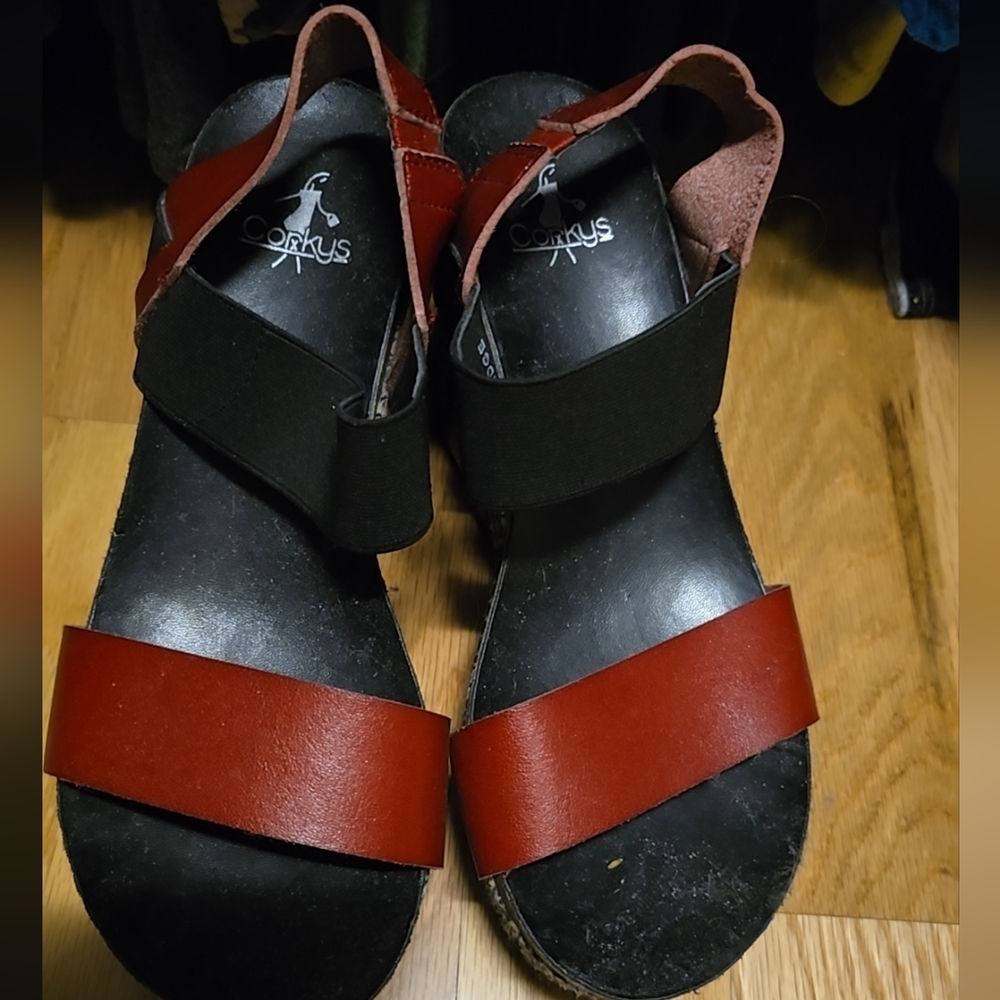Houndstooth wedge sandals
